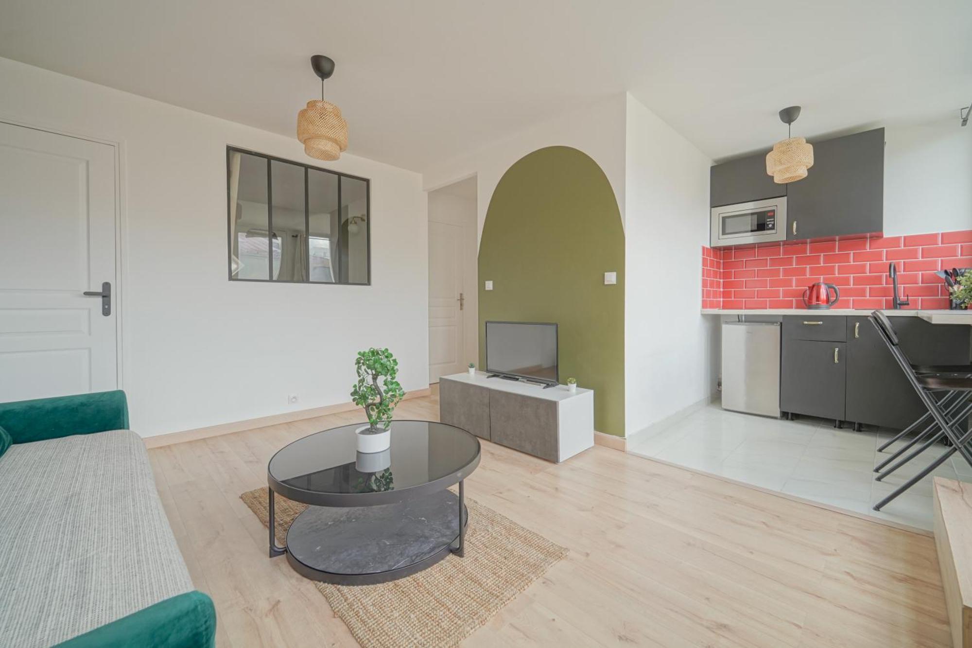 Апартаменты Complete 1Br With Balcony Only 5 Min. On Foot To Metro By Doorman Сент-Уан Экстерьер фото